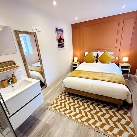 La Terre Du Mont Apartment *