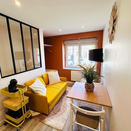 La Terre Du Mont Apartment *