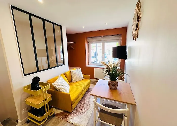 La Terre Du Mont Apartment *